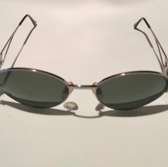 Yves Saint Laurent 1990 Women's Vintage Sunglasses - Picture 11 of 16